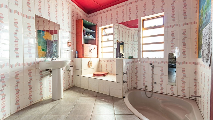 4 Bedroom Property for Sale in Kleinmond Western Cape